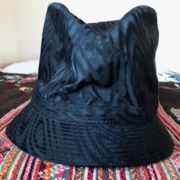 Rare, Iconic Philip Treacy Black Taffeta Bucket Hat — Size M main image 4